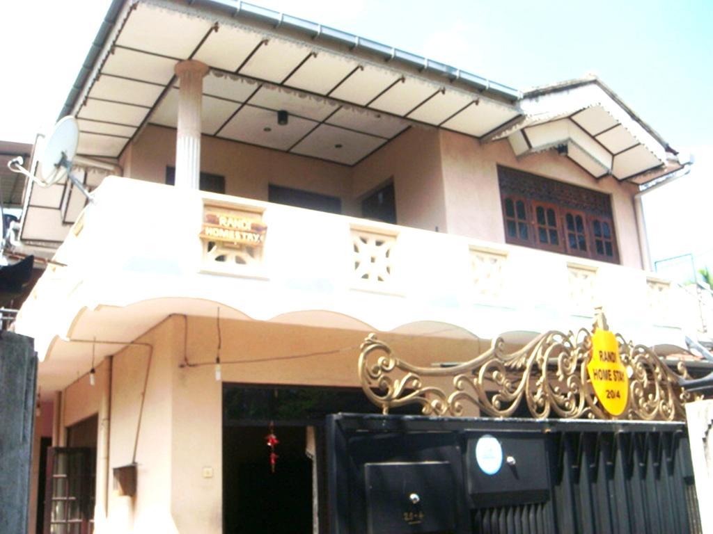 Randi Homestay In نيجومبو المظهر الخارجي الصورة